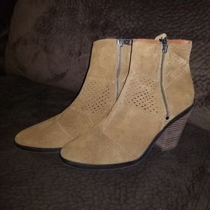 🆕️ Tan Lucky Brand Ankle Boots